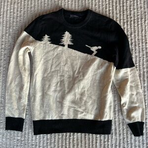 GAP Black and Cream Crewneck Sweater